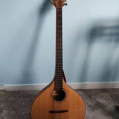 Siveen bouzouki