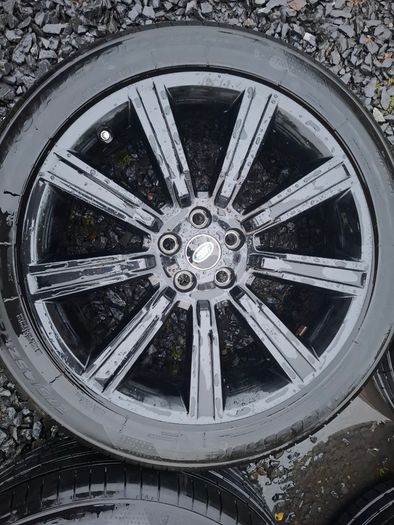21" Genuine Range Rover Alloys with tyres