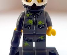 Lego CMF COL10-9: Paintball Player (2013) 100% Complete