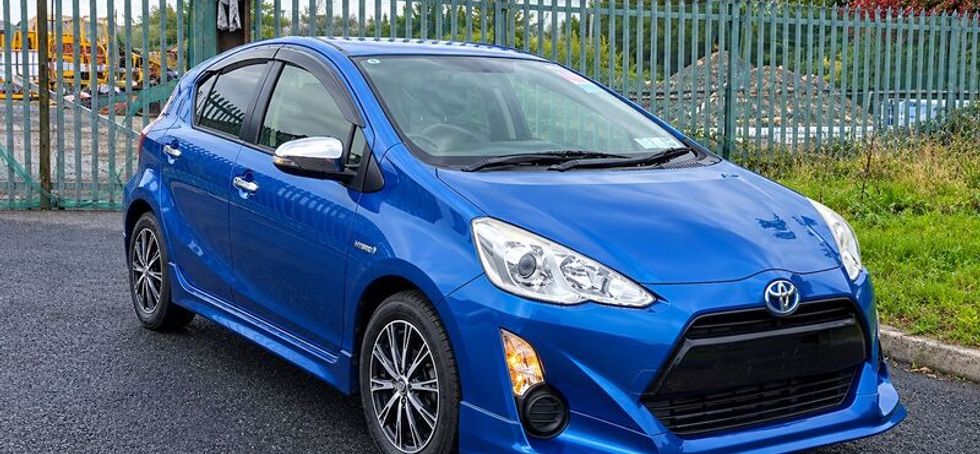 2015 Toyota Aqua Hybrid 1.5L Full Option