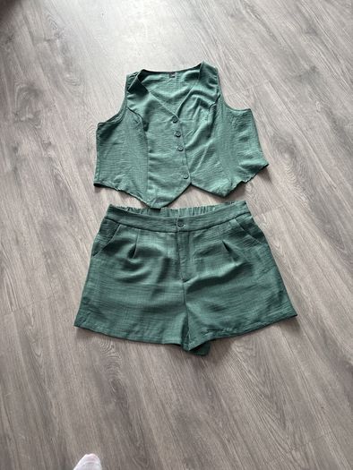 shorts  and waist coat shien