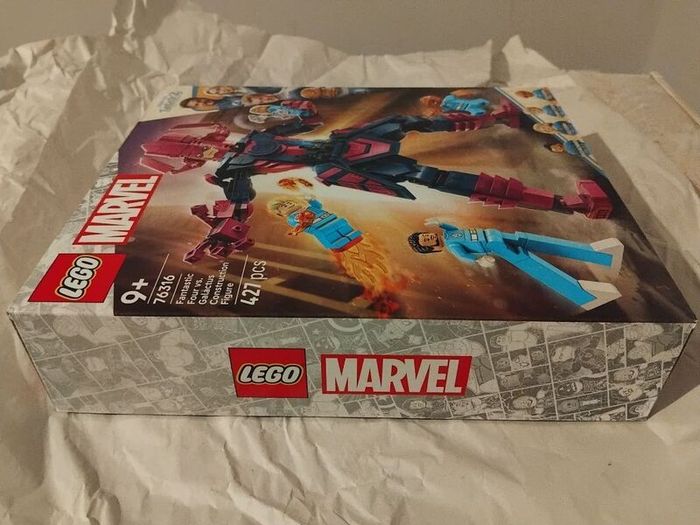 lego 76316 Fantastic Four vs. Galactus Construction Figure