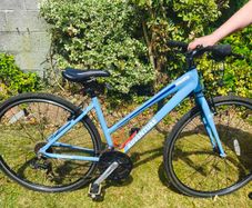 Adventure Hybrid bike 17" frame