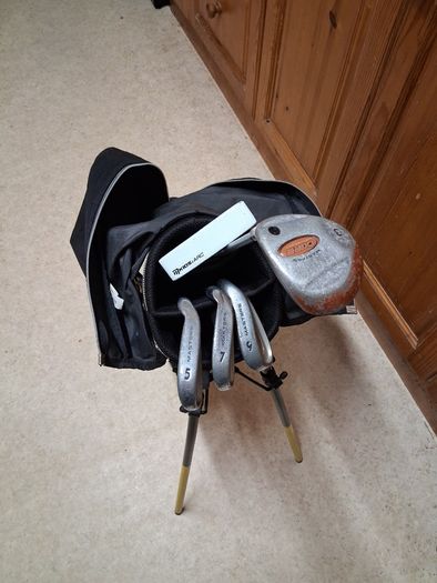 Golf set Golf Clubs For A 4 to 6 Year Old.