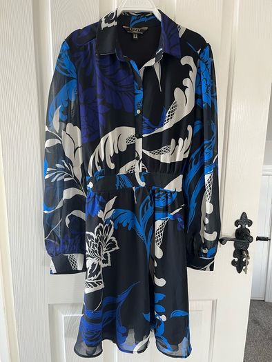 Lipsy Dress in Size 12 - worn only once, gorgeous shades of blue on black background