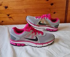 2012 Nike icarus Size 8 eu 42.5 pink/grey In excellent condition