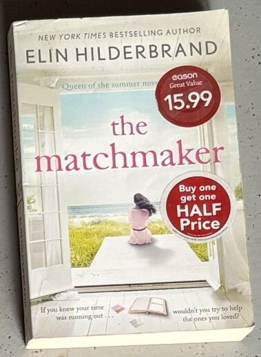 Fiction bundle, 25 books (Wolf Hall, Milkman, Pachinko, signed Sinead Crowley and more)