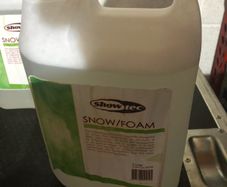 Showtec Snow Fluid Liquid for Snow Machines
