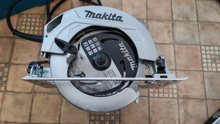 Makita HS7611J/2 240V 190mm Circular Saw with case