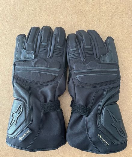 Alpinestars WR-V Gore-Tex Motorcycle Gloves.