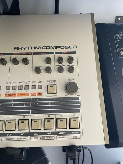 Roland TR-909
