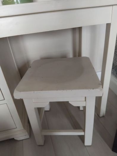 Dressing table