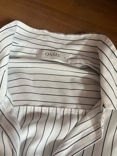 brand new oasis white navy pinstriped blouse
