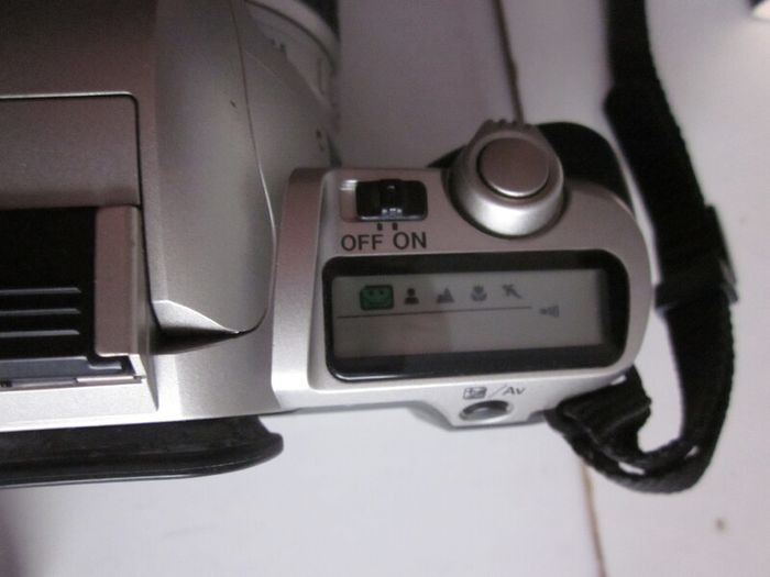 Pentax MZ-50 35mm SLR Film Camera + 28-80mm Lens Kit Autofocus