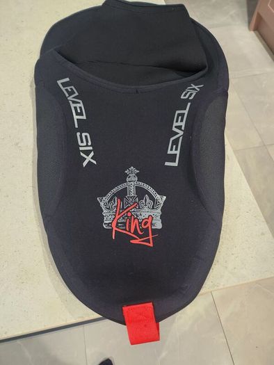 Level six king L spray skirt