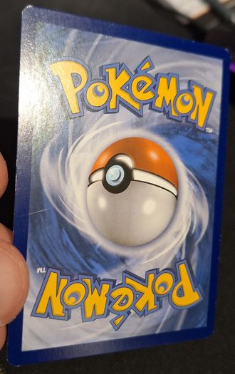 Zapdos (Generations 29) pokemon card