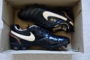 Football Boots Nike Tiempo R10 Black (2006) Size 7.5UK FG