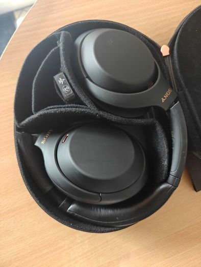 Sony WH1000XM3 Noise Cancelling Headphones Black with Case