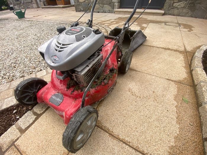 Lawnmower - damage on body/frame