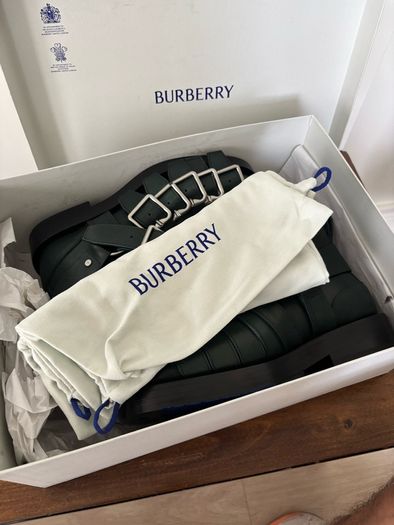 Brand new Burberry Ladies Roper Boot Size 5