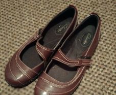 Ladies Clarks Shoes Size: 7