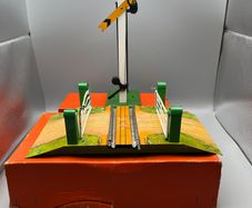 Hornby Trains O Gauge No 1 Tin Level Crossing + No 2 Single Arm Signal Boxed