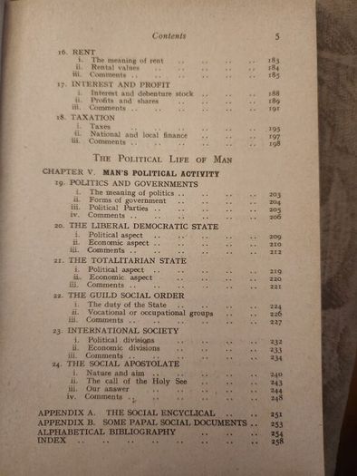 The Economic And Political Life Of Man. By Cyril C. Clump. S.j. Published By Catholic Social Guild Oxford. 1952. Paperback In Good Condition.