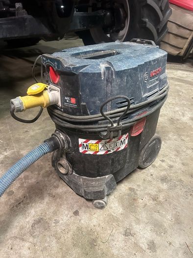 Industrial Bosch professional hoover