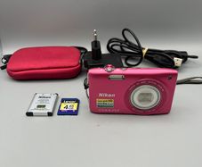 Nikon Coolpix S3300 16MP Digital Camera Pink - Full Kit
