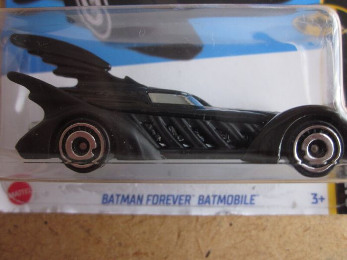 Hot Wheels Batman Forever Batmobile New