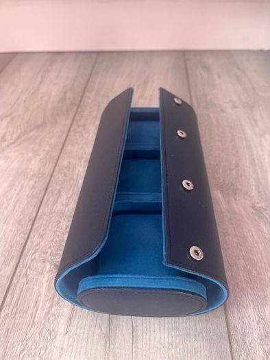 Watch case 3 slot roll