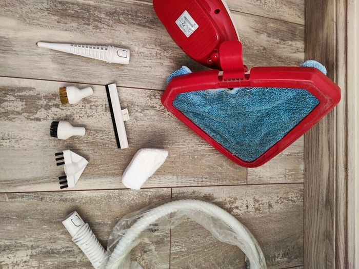Dirt Devil DD7001 Steam Mop