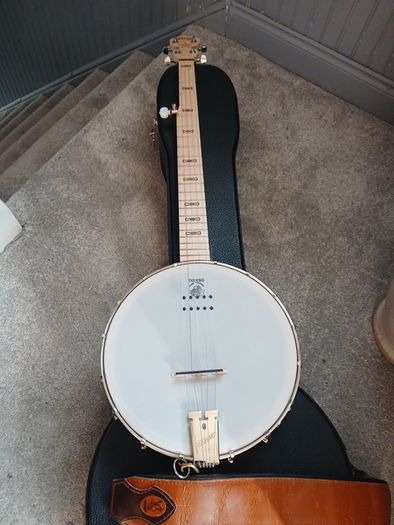 Immaculate condition Deering goodtime with Pick up  A/E 5 STRING BANJO