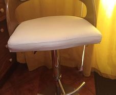 Bar stool