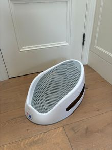 Baby bath insert