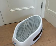 Baby bath insert