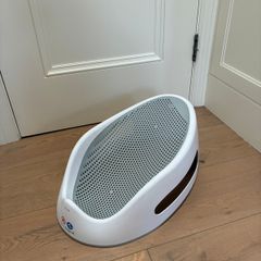Baby bath insert