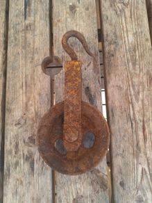 Antique / Vintage Iron Pully Antique