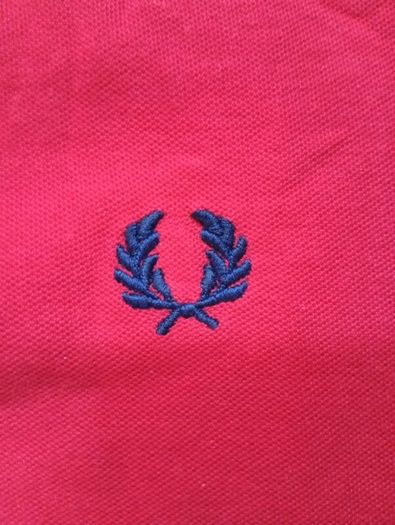 Fred Perry T-shirt (( Size S))