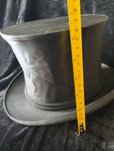 top hat, opera hat,chapeau claque