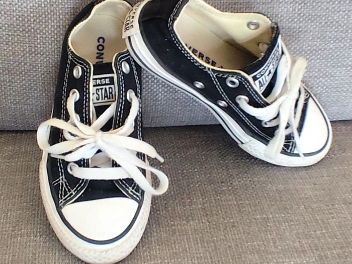 Kids Converse . Size Junior UK 11