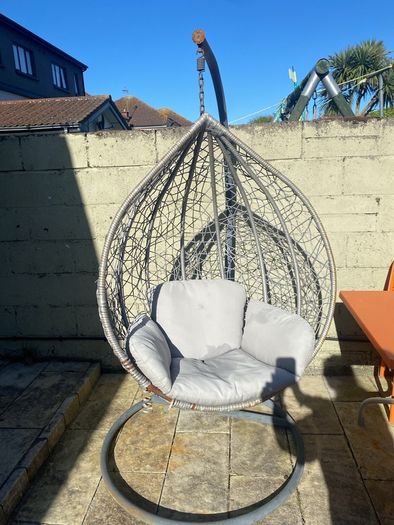 Egg chair - Works well needs TLC