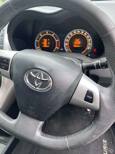 Toyota Auris Van