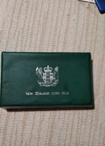 New Zealand  Proof Silver   Set