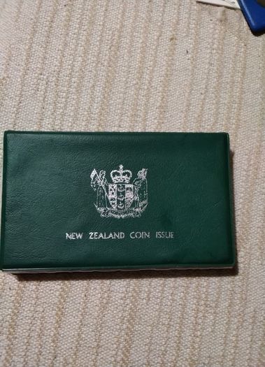 New Zealand  Proof Silver   Set