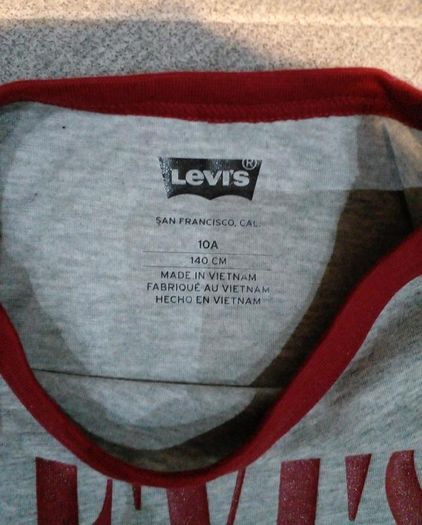 Levi's Boy's long sleeve T-shirt size 10 Y