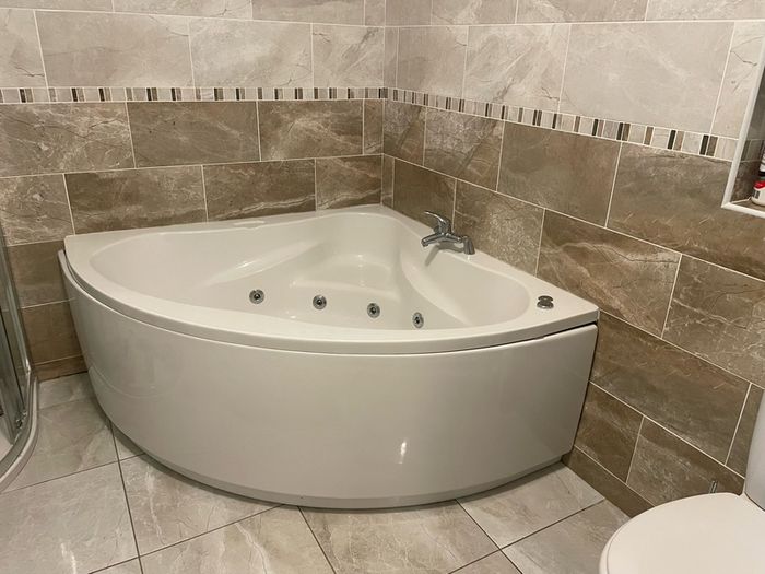 jacuzzi bath