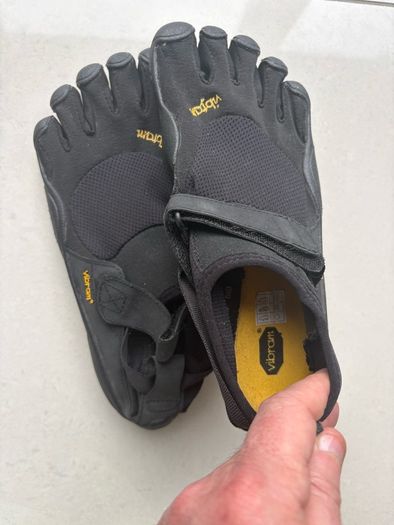 Vibram Five Fingers Evo Womens Versatile Training Tabi Shoes. Never worn. The RRP on Decathlon UK's website is Stg 77. Bargain!