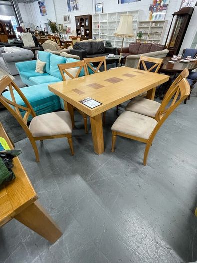 Dining Table w/ 6 Chairs