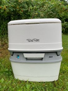 Thetford porta potty 365 camping /portable toilet